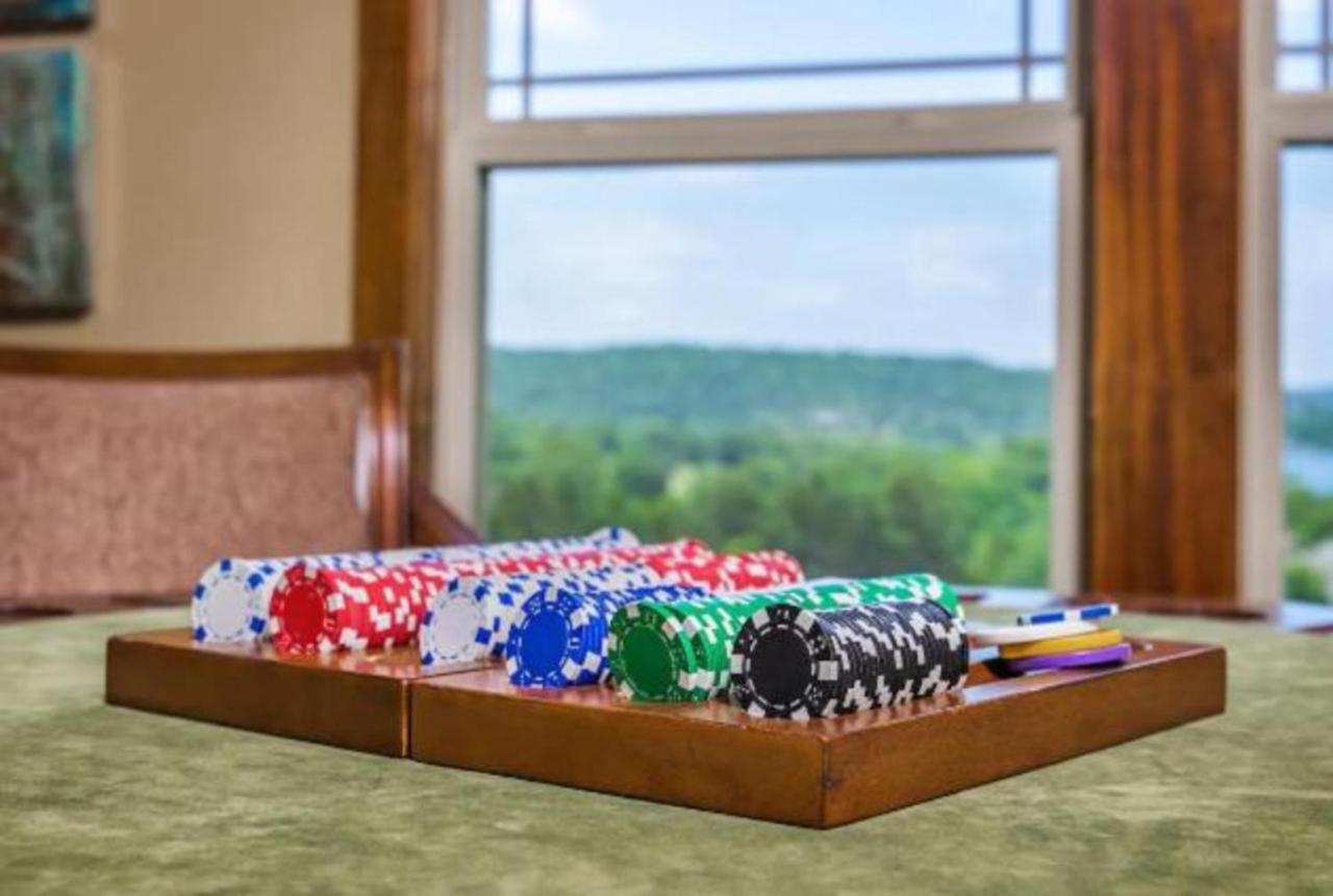Premier Retreat With Hot Tub, Theater & Pool Table Villa Hollister Bagian luar foto