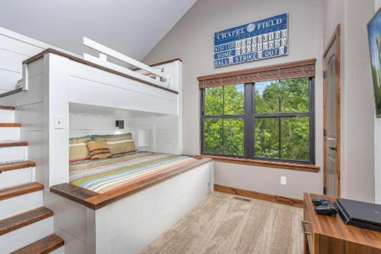 Premier Retreat With Hot Tub, Theater & Pool Table Villa Hollister Bagian luar foto