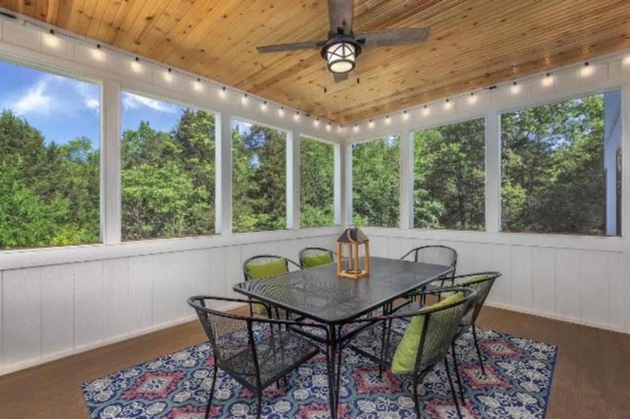 Premier Retreat With Hot Tub, Theater & Pool Table Villa Hollister Bagian luar foto