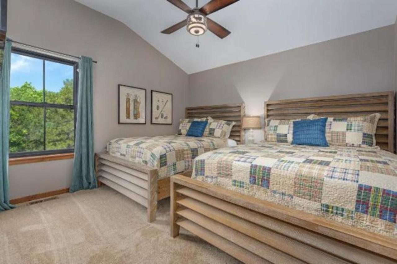 Premier Retreat With Hot Tub, Theater & Pool Table Villa Hollister Bagian luar foto